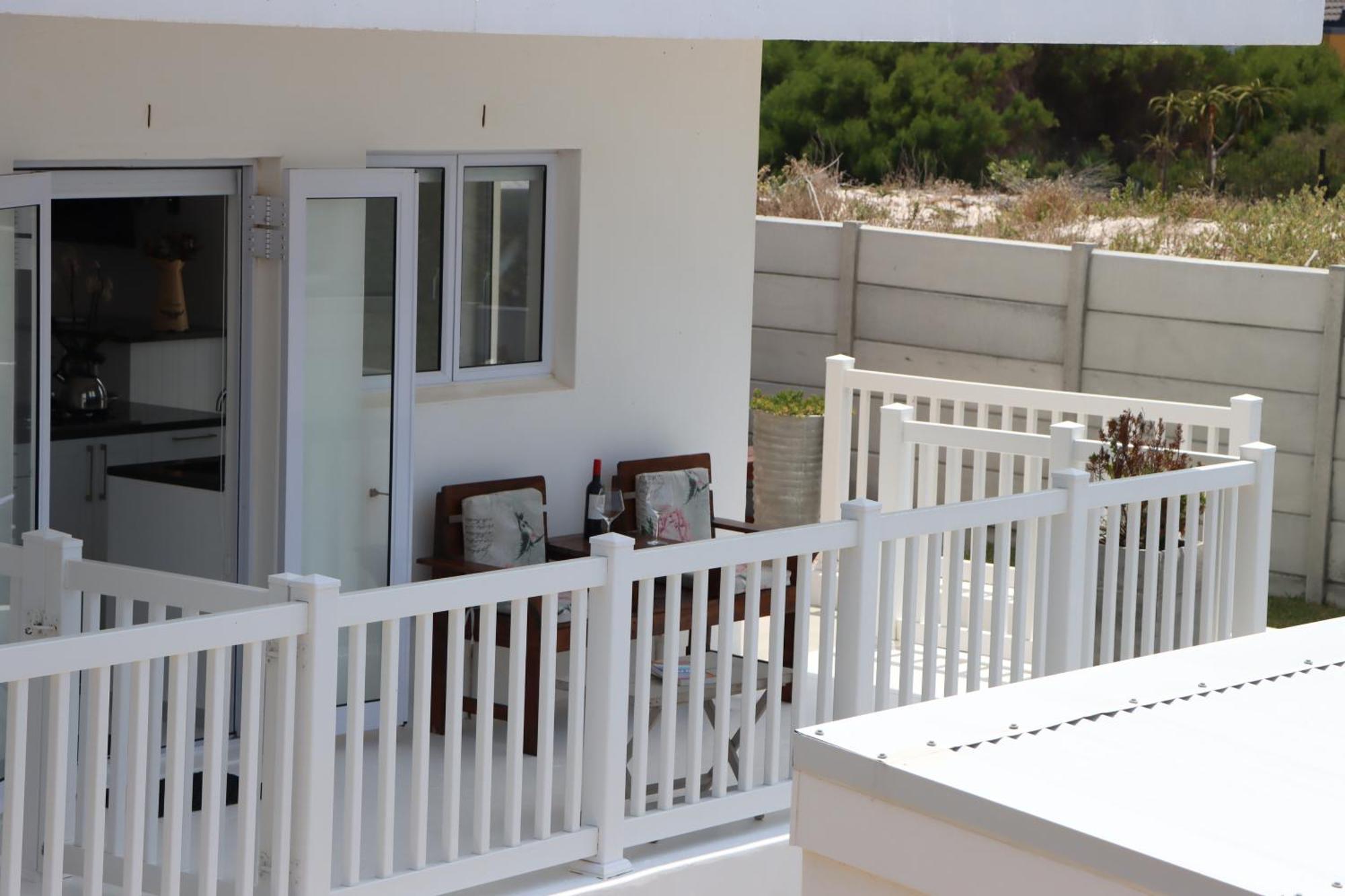 Nivenia Beach House Bettyʼs Bay Exterior foto